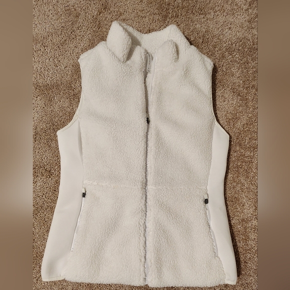 Fabletics vest. - Picture 6 of 6
